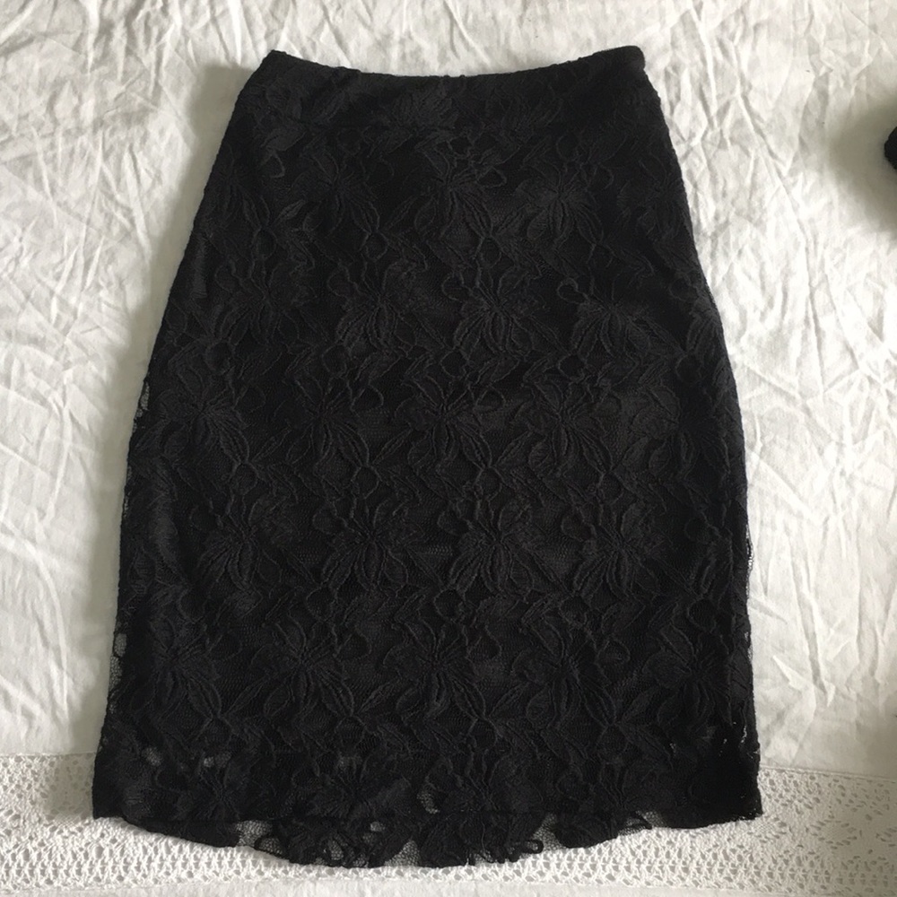 Black laced pencil skirt